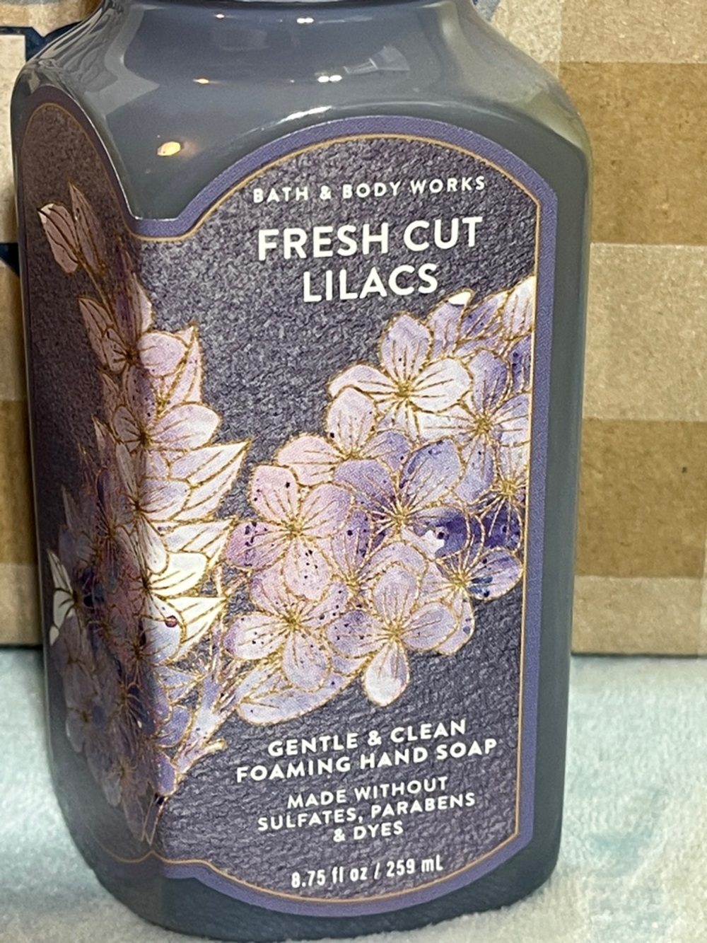 Bath & Body Works Fresh Cut Lilacs Bundle Candle + Foaming Soap NWT - Picture 3 of 9